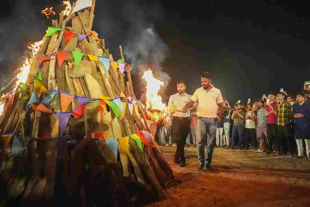 Parul University Cultural festivals and students performance photo 12